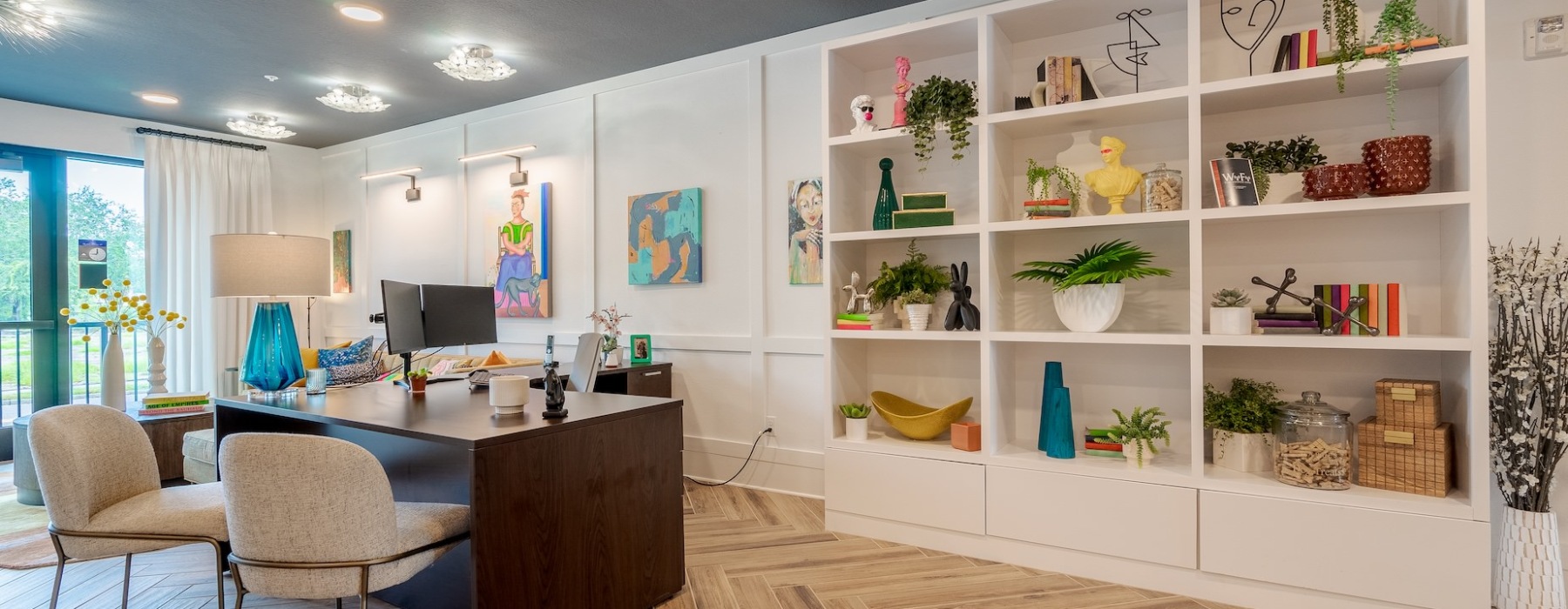 vibrant community leasing center